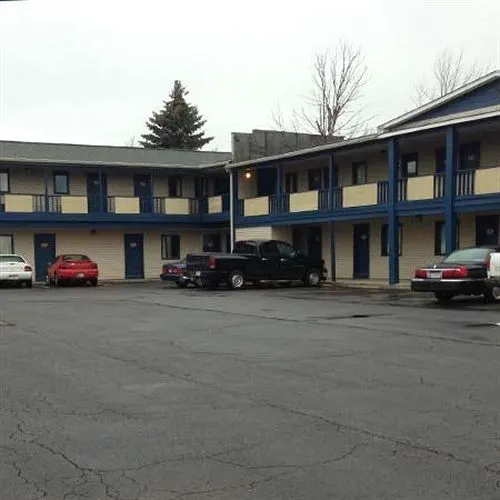 Cadet Motor Inn - Image 1