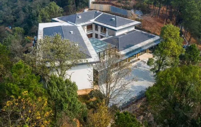 Yichun Hot Spring Worker Sanatorium - Image 1