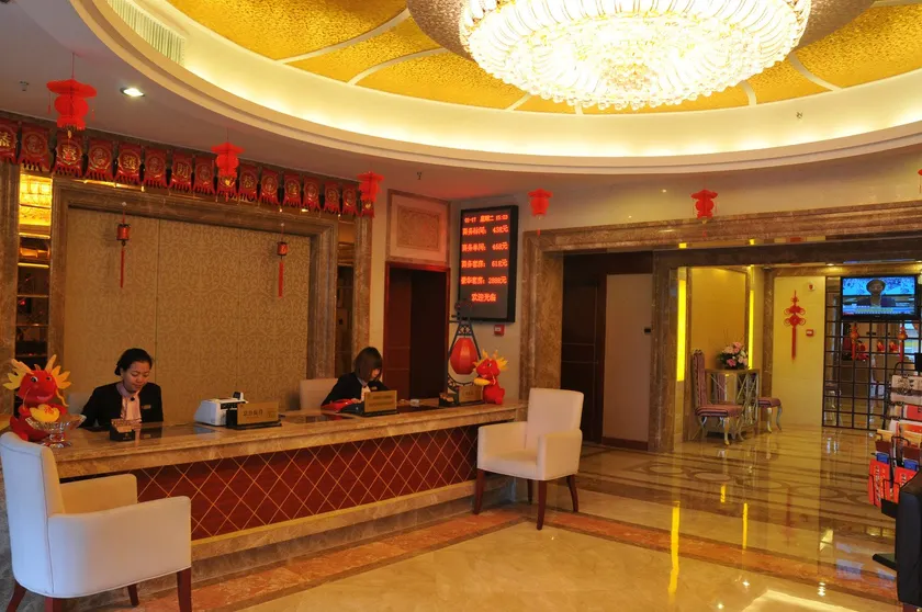Yilong Hotel - Image 1