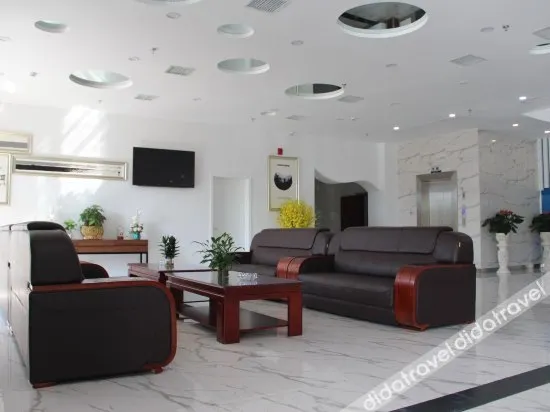 City Garden Hotel - Image 1