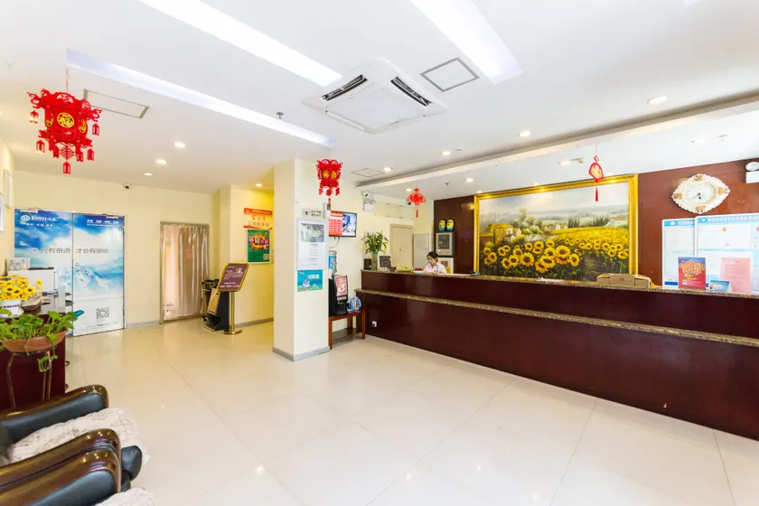 Kunyi Moonlight Hotel (Lanzhou East market Weather Bureau subway station store) - Image 1