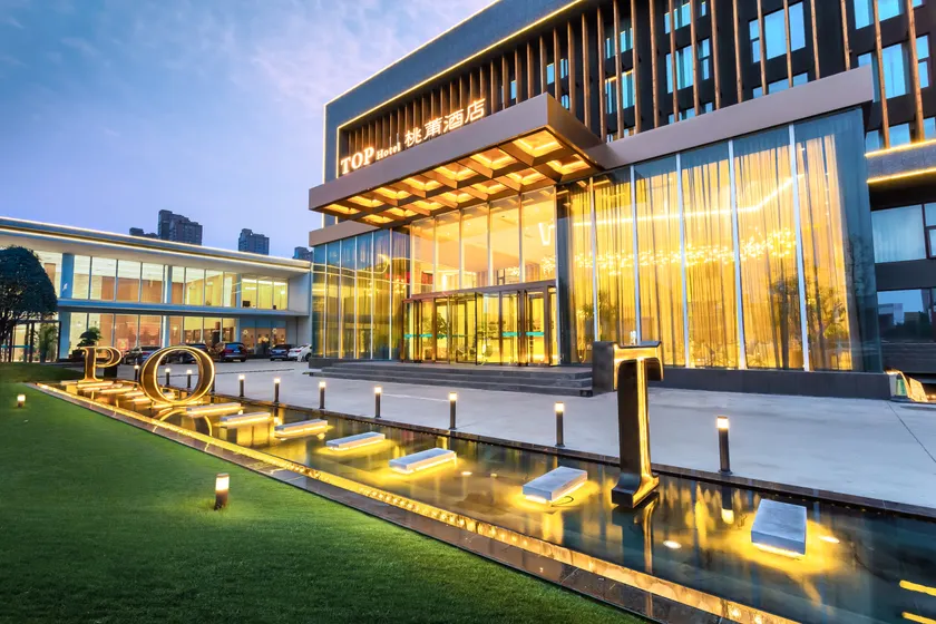 Top Hotel - Image 1