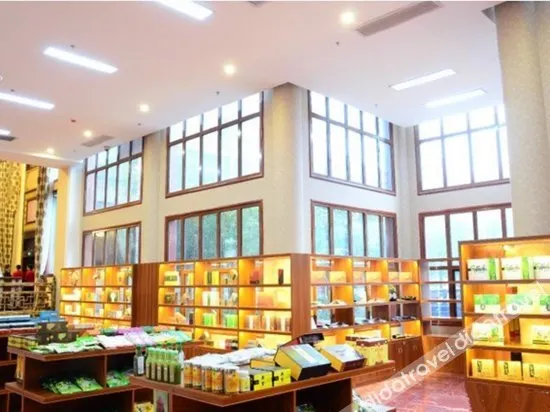Hualongcheng Hotel - Image 1