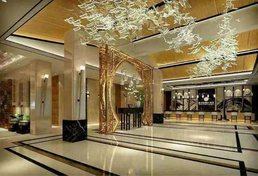 Venice International Hotel - Image 1