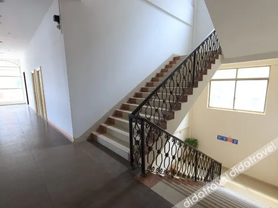 Zhilin Hotel - Image 1