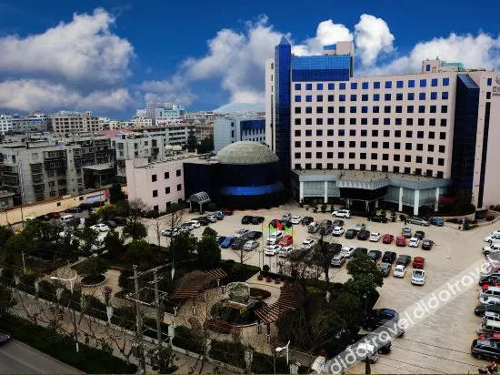 Huayuan Hotel - Image 1