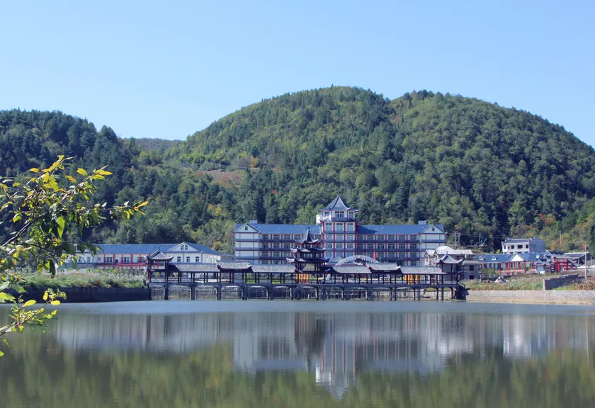 West Lake International Resort - Image 1