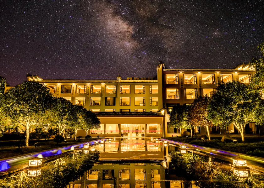 Yilong An'yun Hongcun  Wild Luxury Resort - Image 1