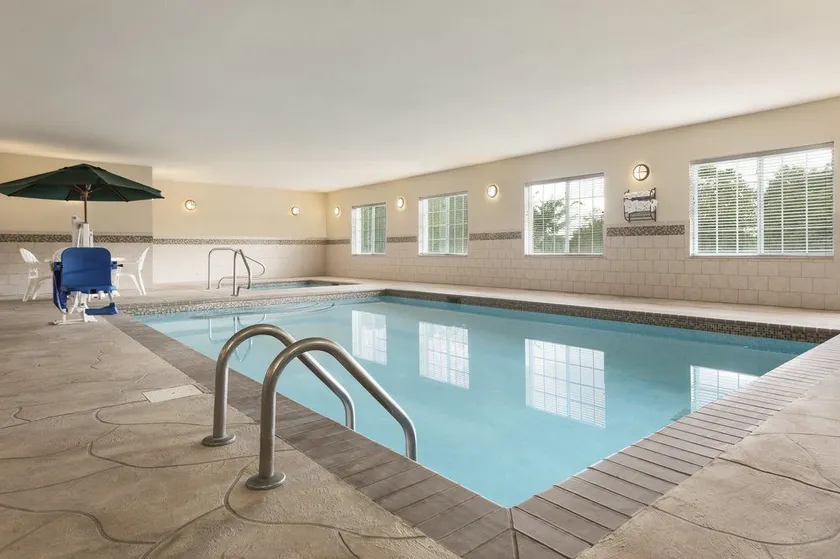 Country Inn & Suites by Radisson Madison AL - Image 1