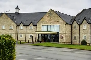 Best Western Plus Pastures Hotel - Image 1