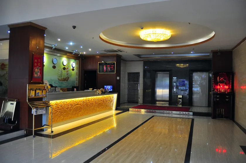 Junrun Hotel - Image 1