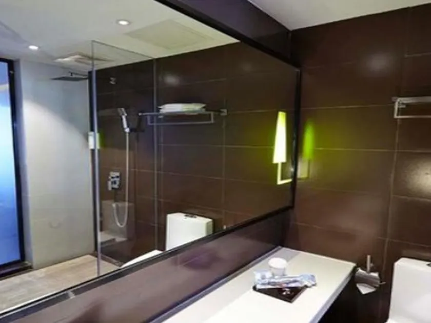 7Days Inn Yueyang Pingjiang Tianyue Road Pedestrian Street - Image 1