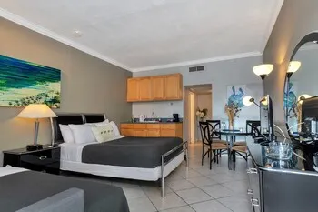 Gorgeous Gem, Walk from the Ocean!! - Image 1
