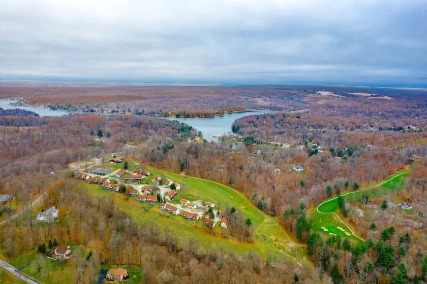 Crown Resorts at Wolf Run - Image 1