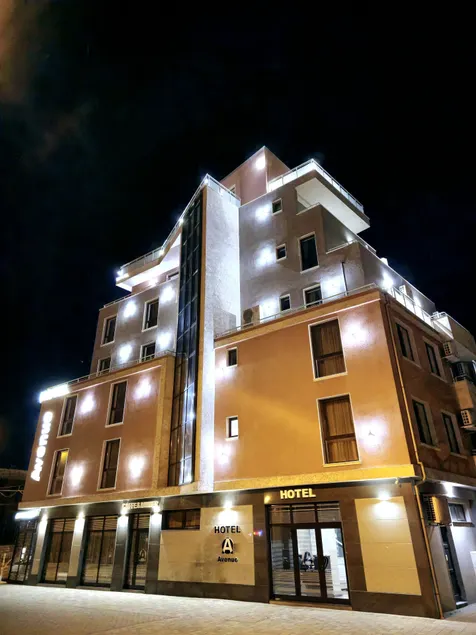Hotel Avenue - Image 1