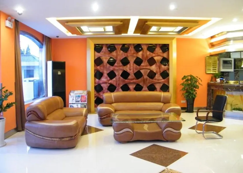 Shanghai Chenyi Hotel - Image 1