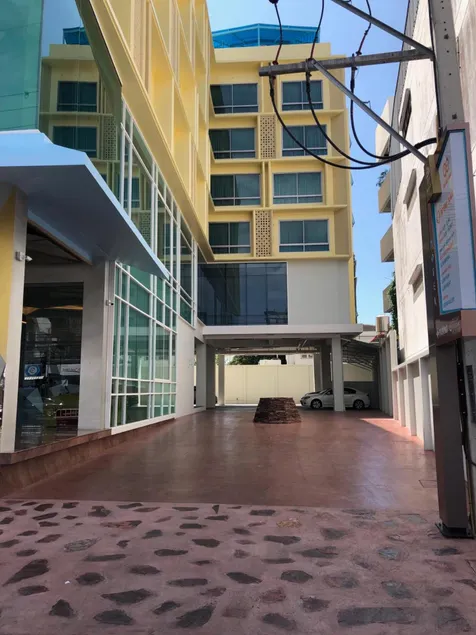 Glow Rattana Place Hotel - Image 1