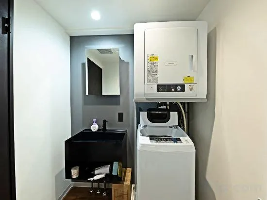 One living in 24 - Image 1