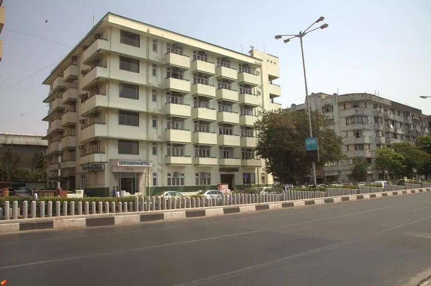Sea Green South Hotel - Image 1