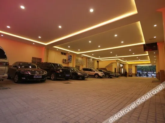 Jinjiang Garden Hotel - Image 1