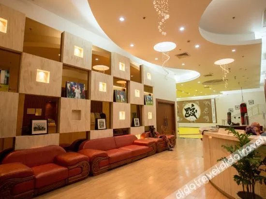 Jianing Seaside Hotel | Staycation Retreat (At Dadonghai Beach) - Image 1