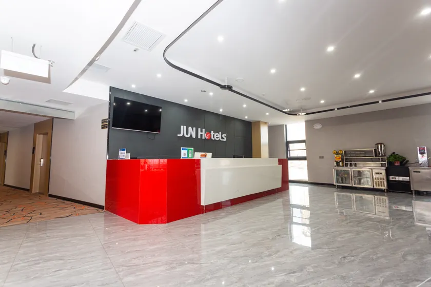 Huihuang Chain Hotel (Anyang Zhonghua Road Oubeisha Branch) - Image 1