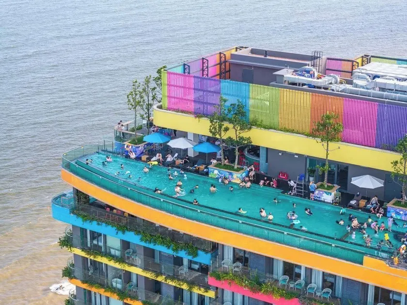 FLAMINGO IBIZA HAI TIEN - Image 1