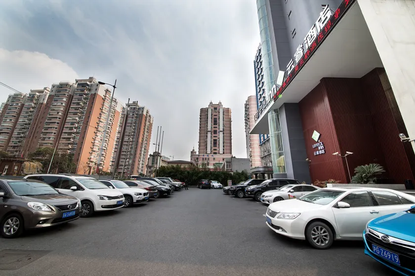 Quli Star Hotel, Shanghai Stadium - Image 1