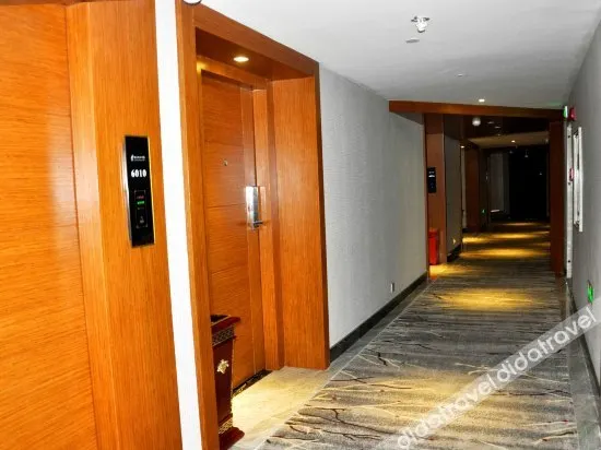 Jinfei Hotel (Chongqing Honghu East Road Subway Station) - Image 1