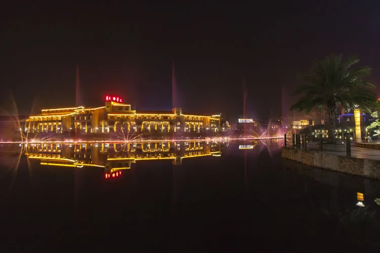 Huatian Hotel - Image 1