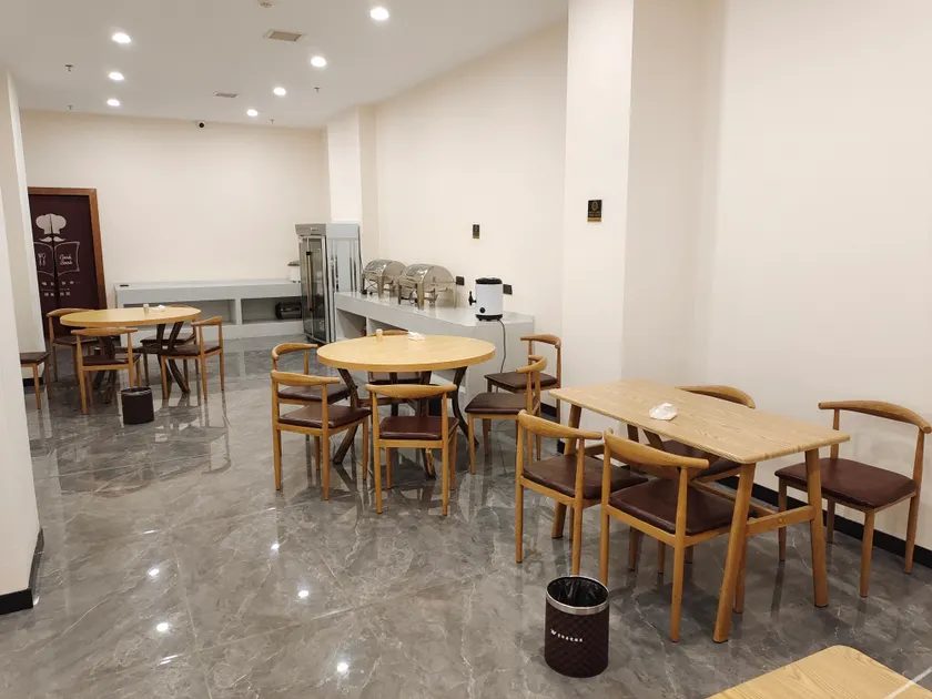 Leping Xinghe Hotel - Image 1