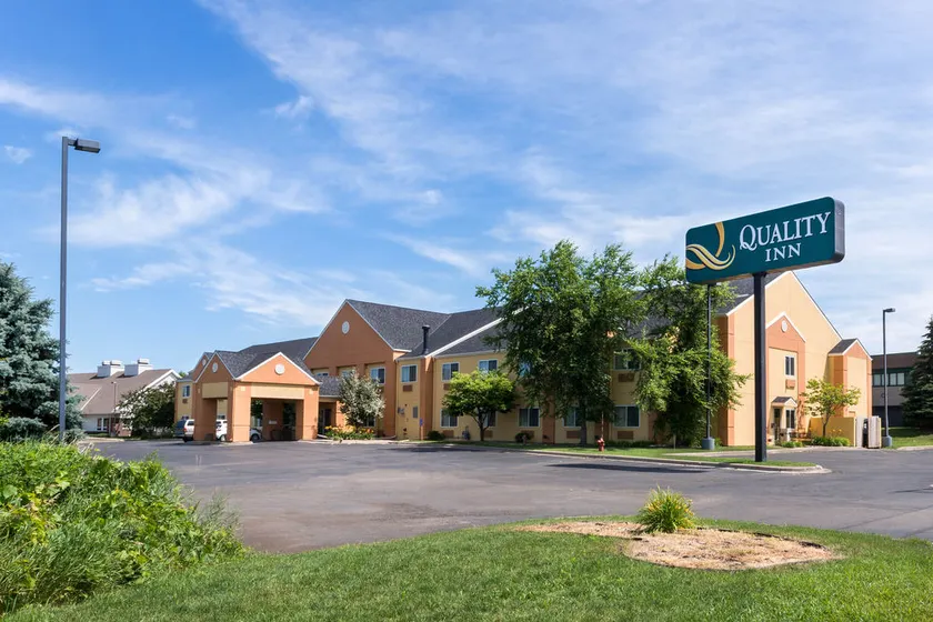 Quality Inn Lakeville North - Image 1