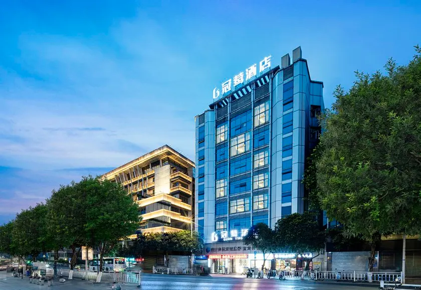 Yibin Guanying Hotel (Hejiangmen Daguanlou Branch) - Image 1