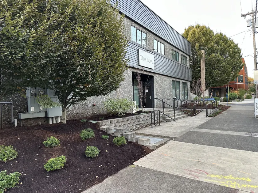 Violet Suites Pdx - Image 1