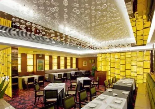 Xiangsihu International Hotel - Image 1