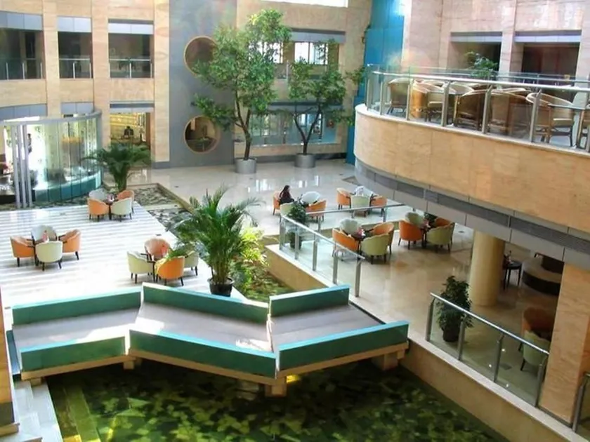 Lakeside Hotel Suzhou - Image 1