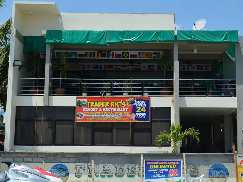 Amanente'z Beach Front Resort - Image 1