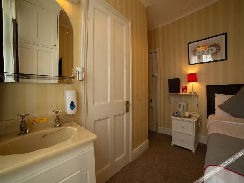 Fines Bayliwick Hotel - Image 1