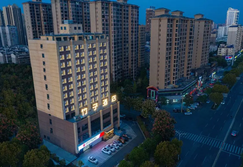 Yueyang Bamboo Hotel - Image 1