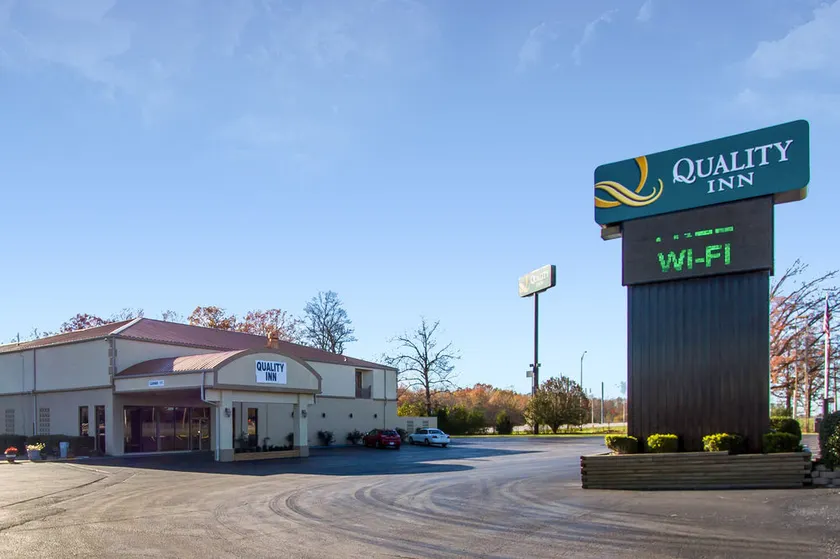 Quality Inn Manchester - Image 1