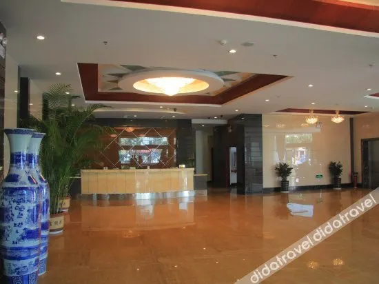 Huayi Business Hotel - Image 1