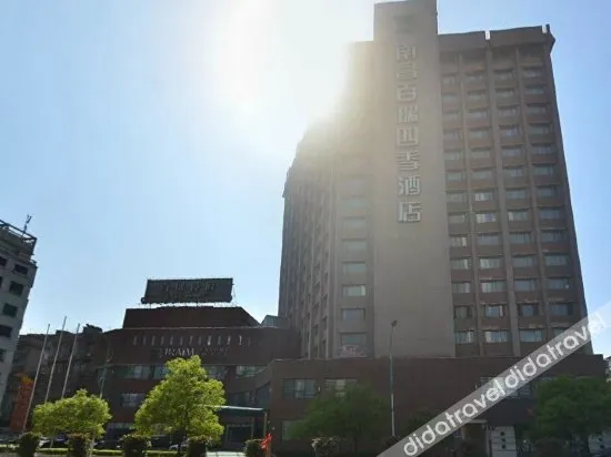 Braim Seasons Hotel - Image 1