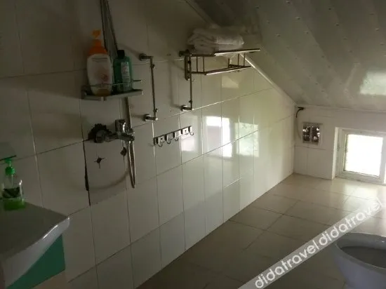 Wuxing Yoga Theme Hostel - Image 1