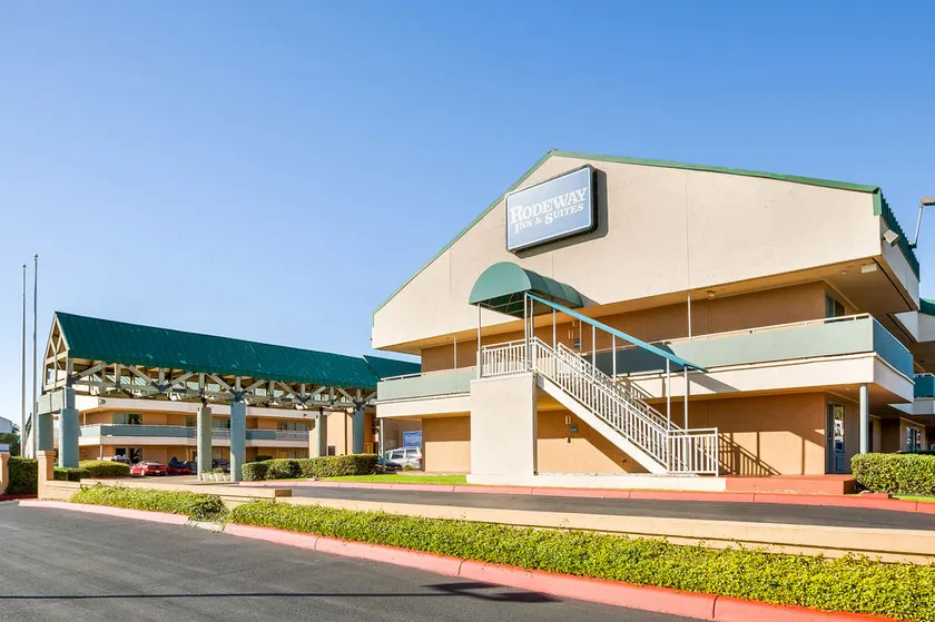 Hotel O San Antonio Near Medical Center - Image 1