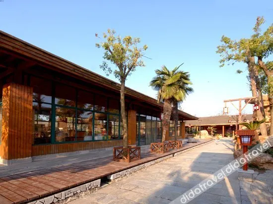 Chaohu Fragrant Hotspring Spa Resort - Image 1
