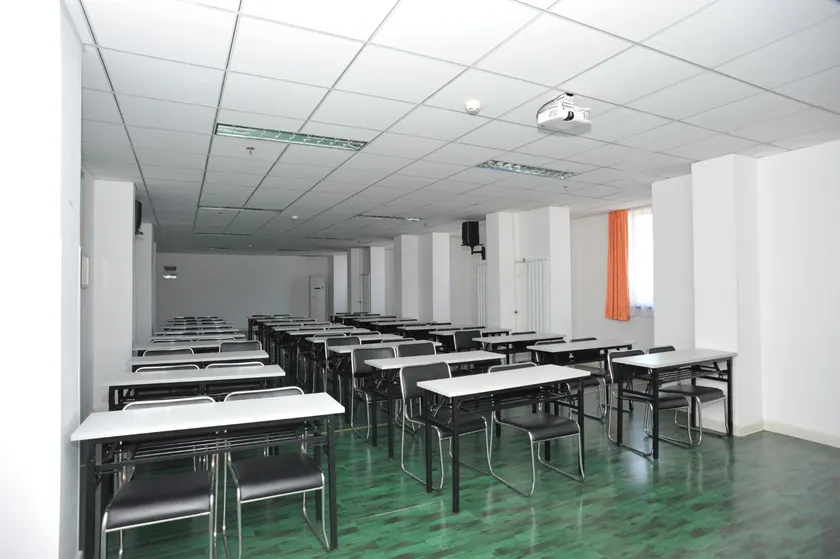 Yiju Hotel (Tianjin Binhai Seventh Avenue Branch) - Image 1