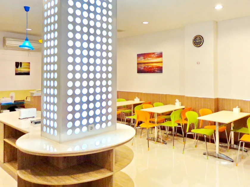 Franks Hotel - Image 1