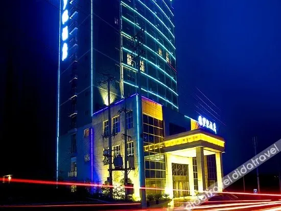 Jurassic Hotel - Image 1