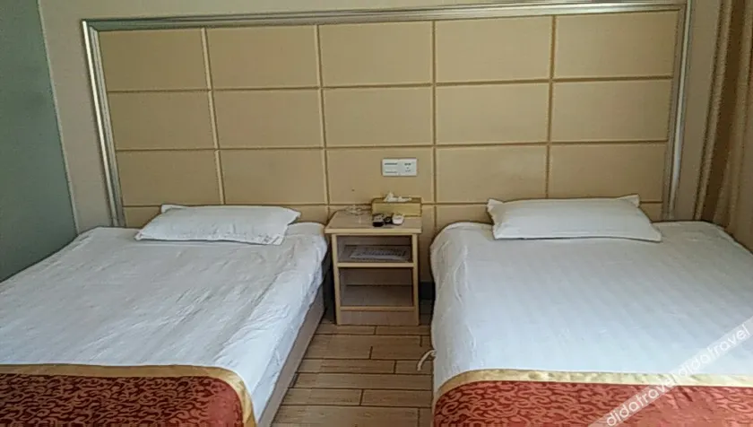 Tongjiang Hongxu Hotel - Image 1
