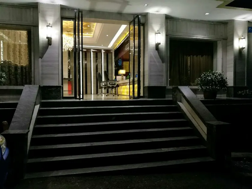 Jinlong Hotel (Wanzhou Wanda Plaza Branch) - Image 1